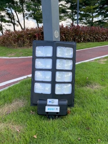 MODI-SLT27-400-W Solar Street Light